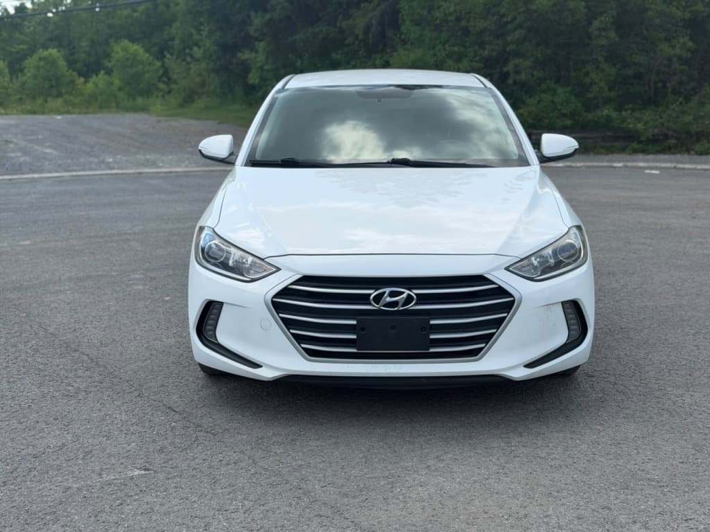 2018 Hyundai Elantra GL thumbnail 2