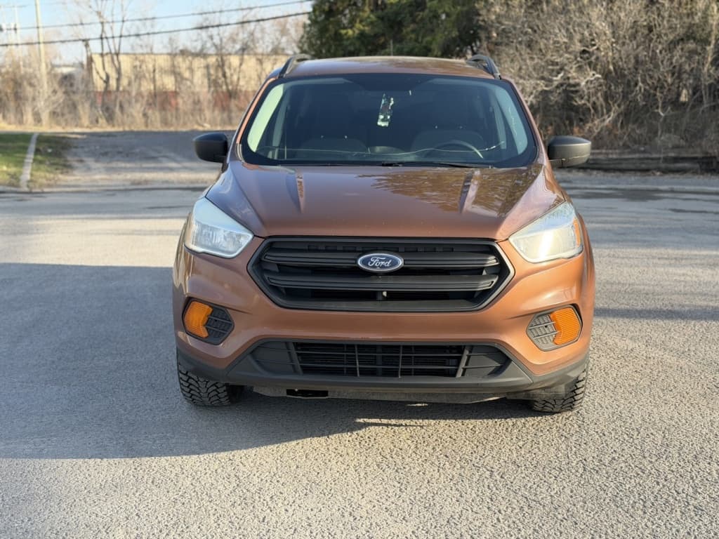 2017 Ford Escape S thumbnail 2