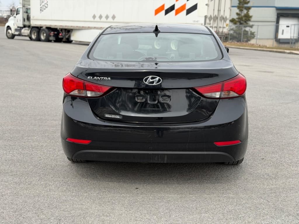 2013 Hyundai Elantra GL thumbnail 4