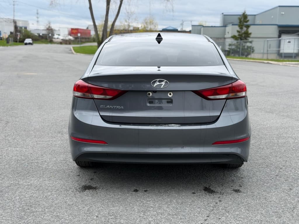 2018 Hyundai Elantra GL thumbnail 4