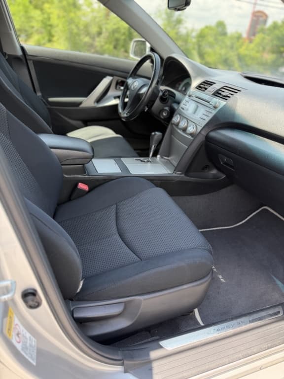 2010 Toyota Camry LE/SE/XLE thumbnail 8