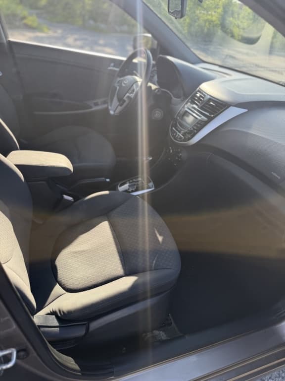 2012 Hyundai Accent GLS thumbnail 5