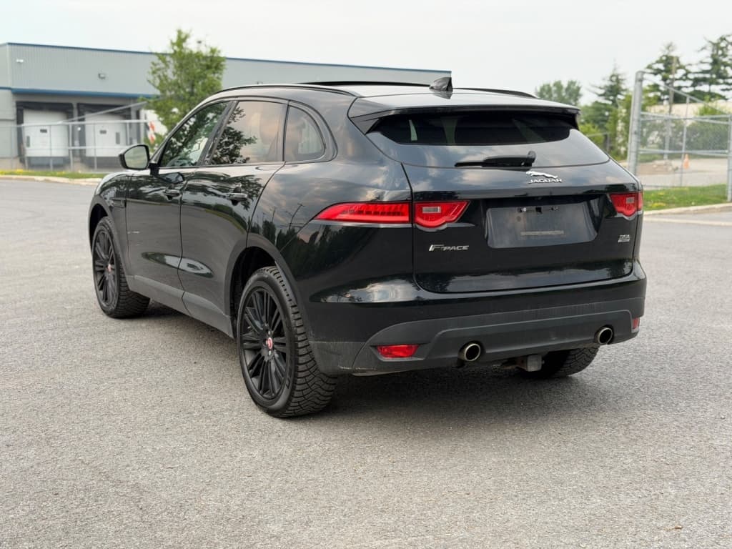 2017 Jaguar F-PACE 35t Premium thumbnail 4