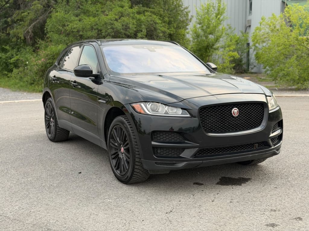 2017 Jaguar F-PACE 35t Premium thumbnail 3