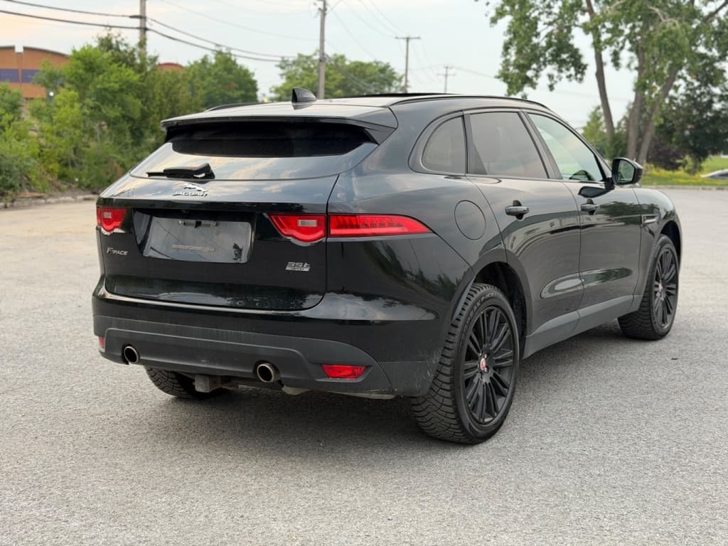 2017 Jaguar F-PACE 35t Premium thumbnail 6