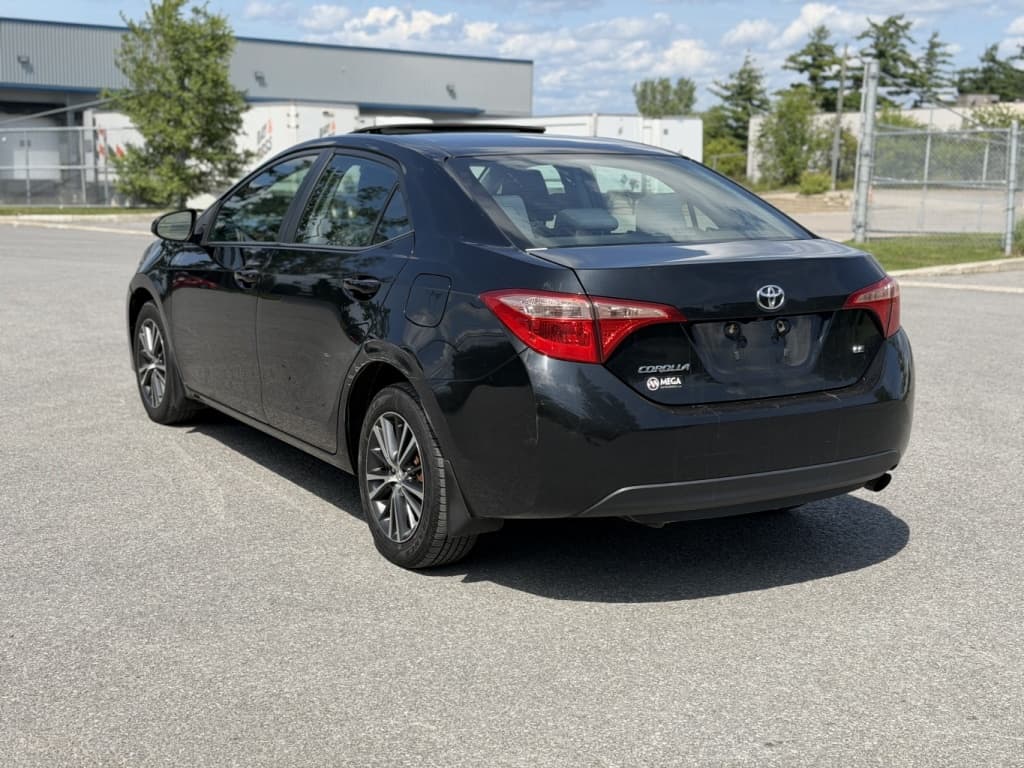 2018 Toyota Corolla thumbnail 4
