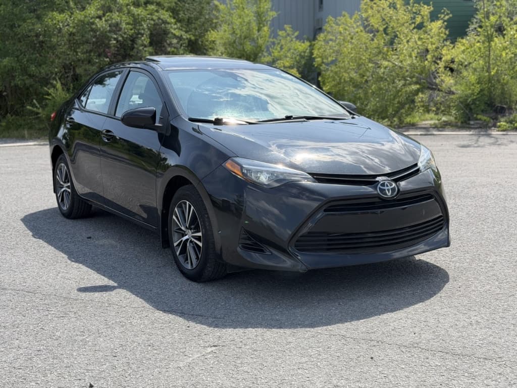 2018 Toyota Corolla thumbnail 3