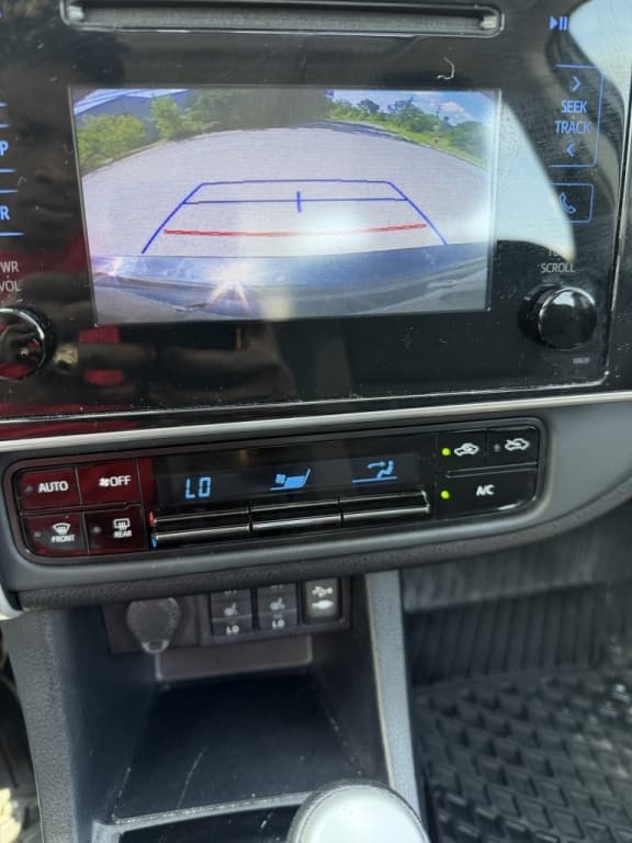 2018 Toyota Corolla thumbnail 11