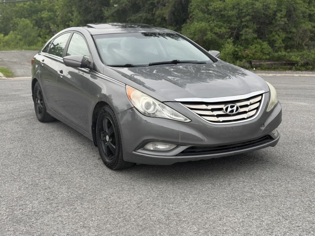 2011 Hyundai Sonata GLS thumbnail 2