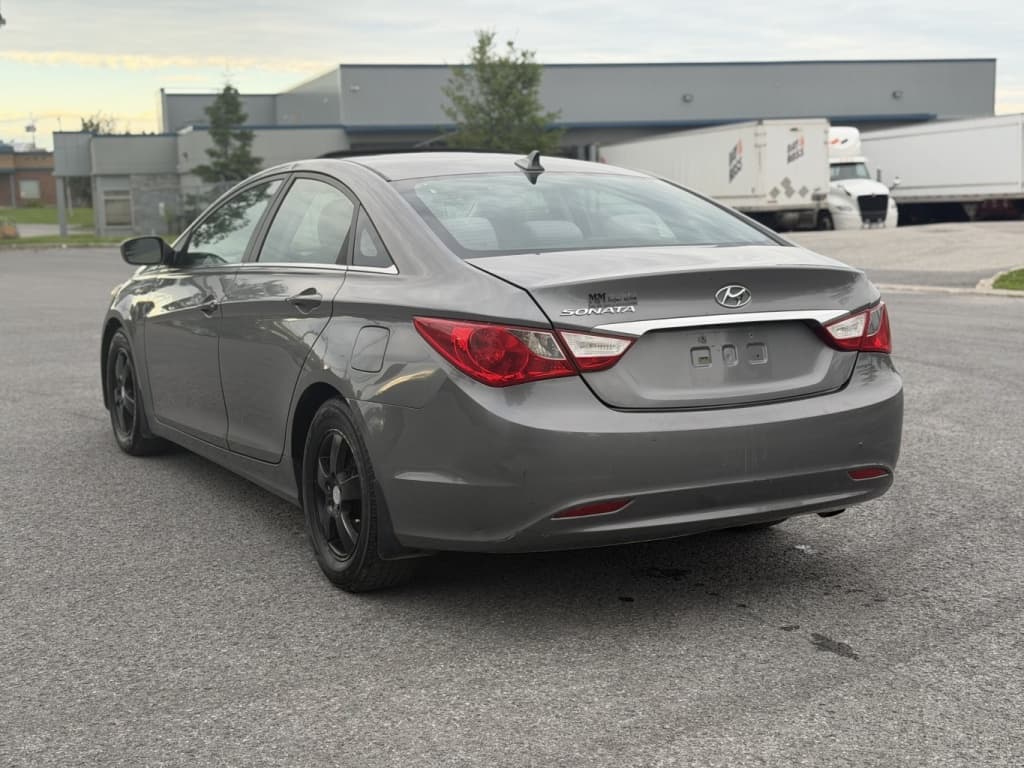 2011 Hyundai Sonata GLS thumbnail 4