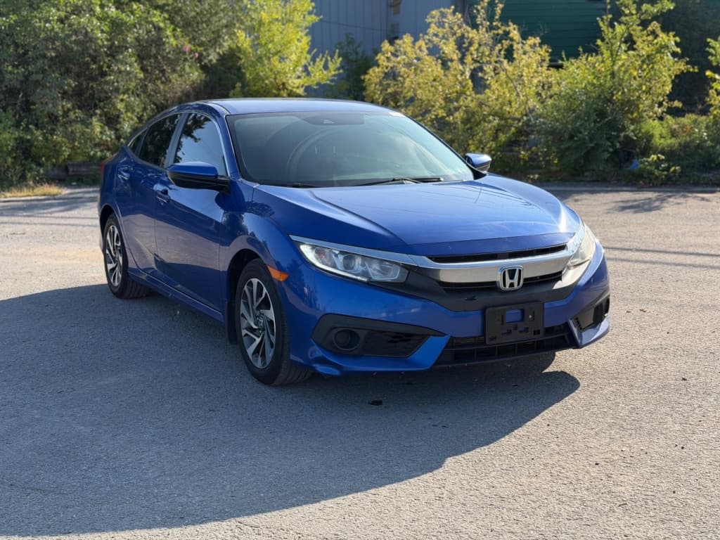 2018 Honda Civic Sedan SE thumbnail 3