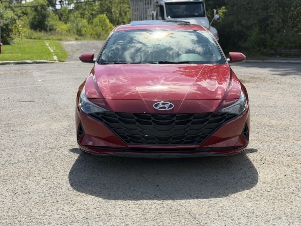2023 Hyundai Elantra Privilégié thumbnail 2
