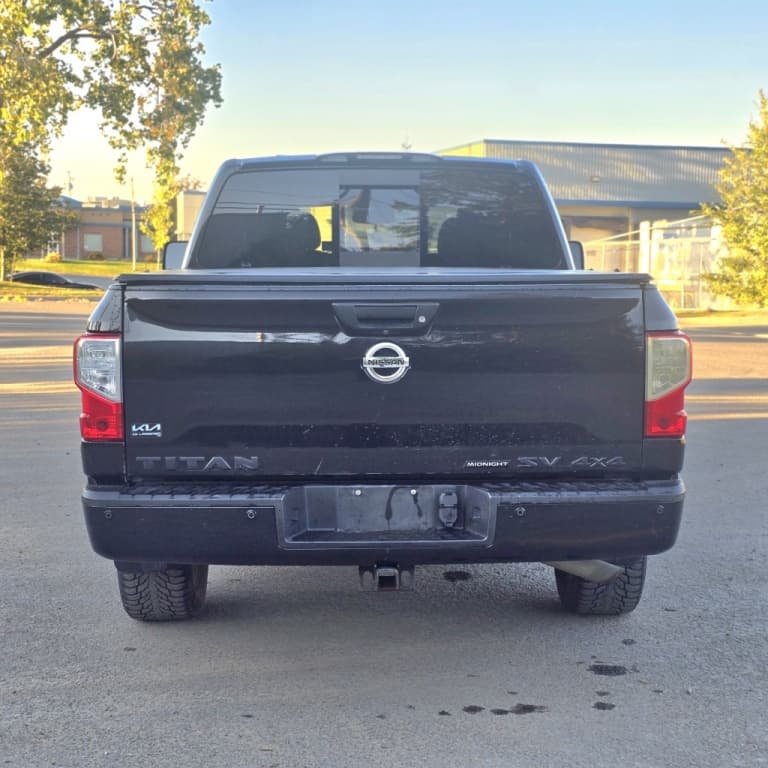 2018 Nissan Titan S/SV/PRO-4X/Platine/SV Édition de minuit/SL Édition de minuit thumbnail 4