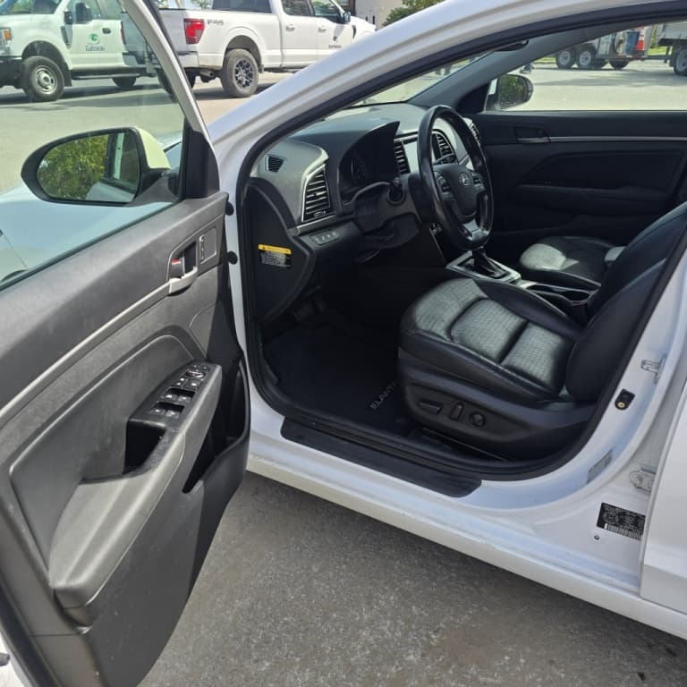 2017 Hyundai Elantra Limited SE thumbnail 7