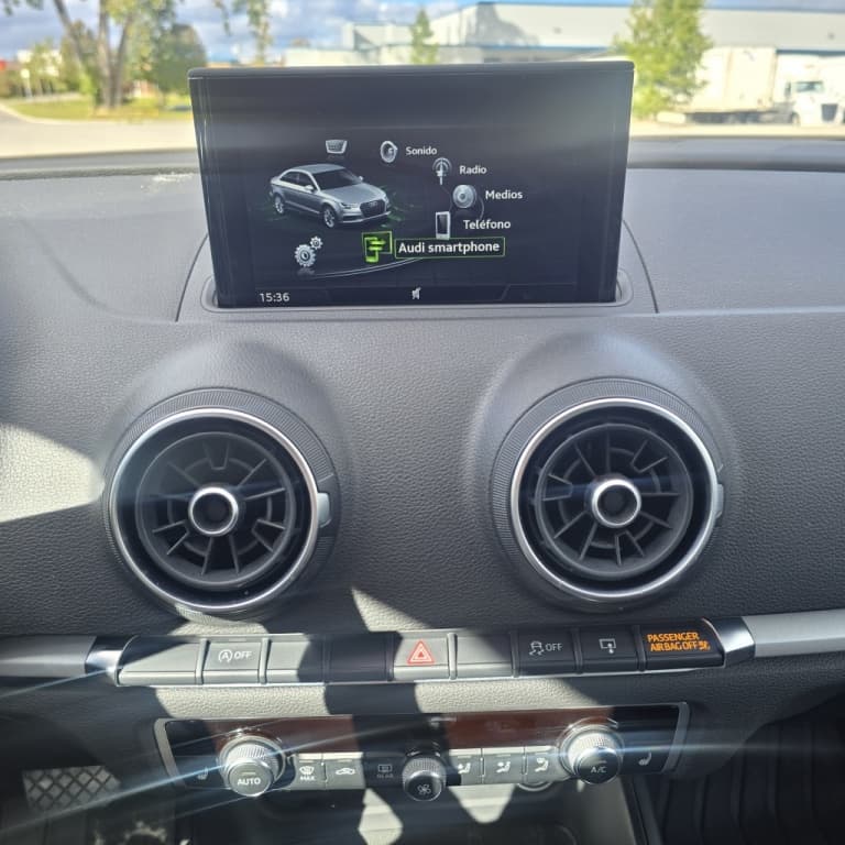 2017 Audi A3 2.0T Komfort thumbnail 11