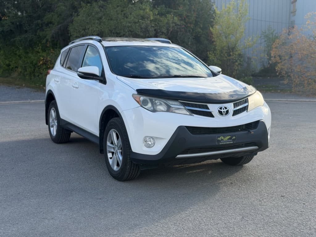 2013 Toyota RAV4 XLE thumbnail 3